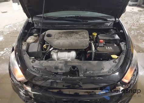 2014 Dodge Dart Gt z USA, uszkodzony, nr VIN 1C3CDFEB1ED826858